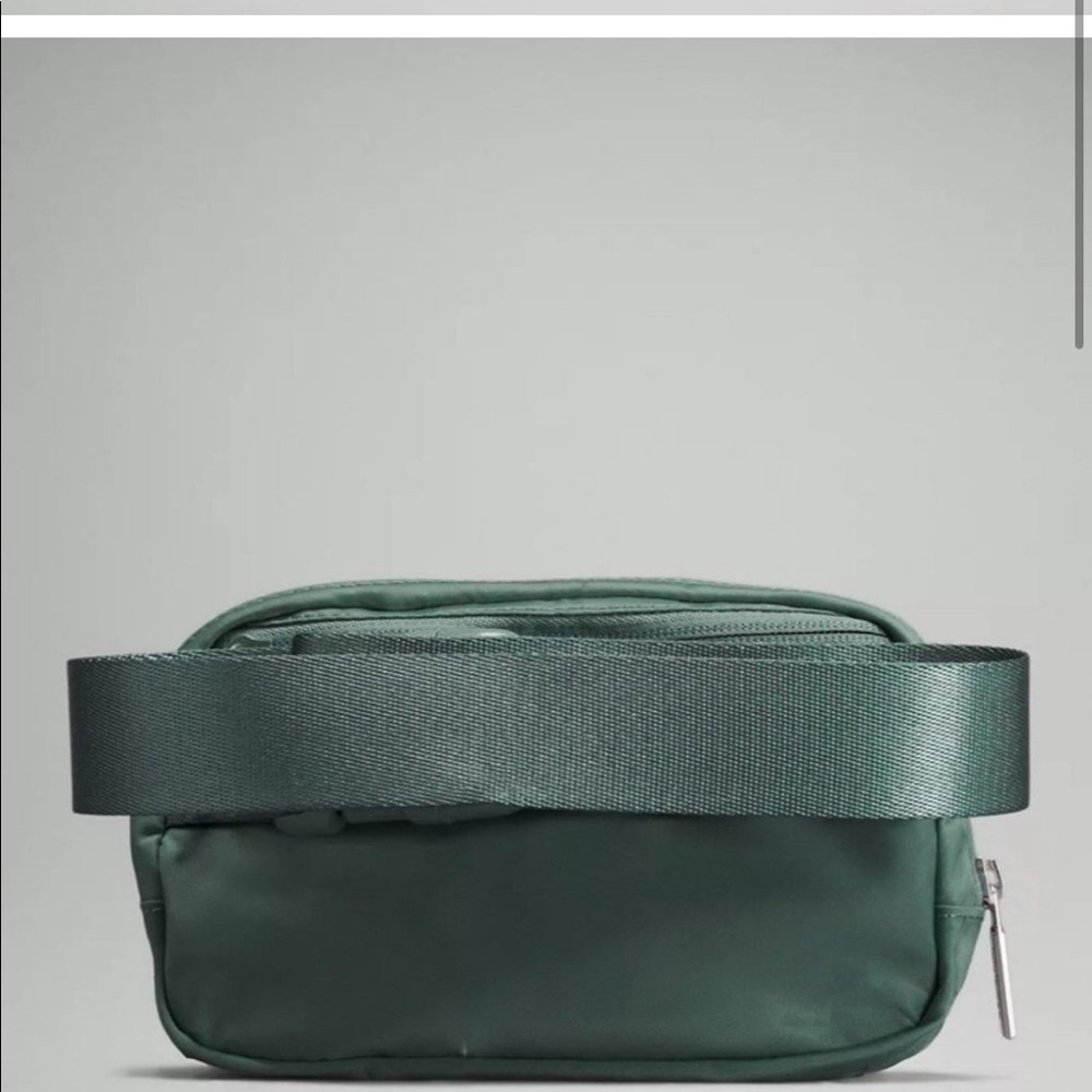 NWT Lululemon Everywhere Belt Bag Tidewater Teal - Picture 2 of 9